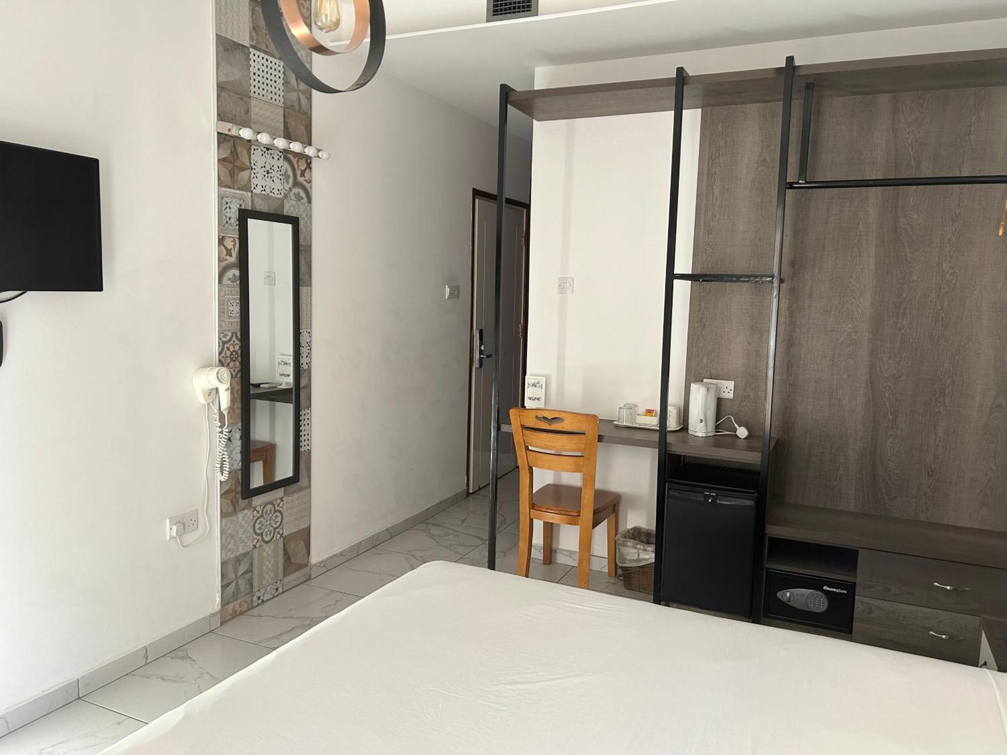 St Elena Boutique Residence Larnaca Bagian luar foto