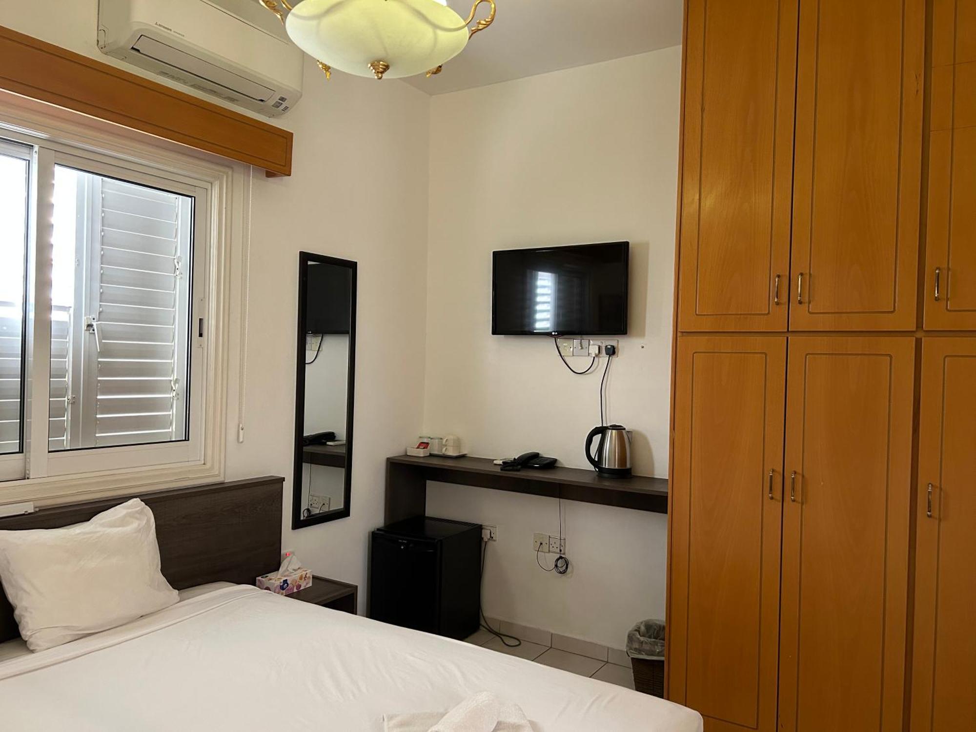 St Elena Boutique Residence Larnaca Bagian luar foto