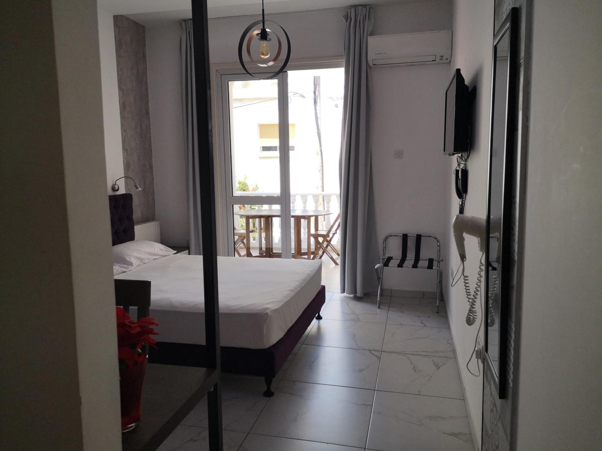 St Elena Boutique Residence Larnaca Bagian luar foto